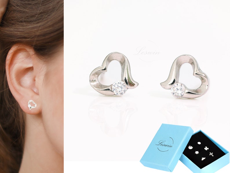 Boucle doreille cœur en or, finition en or 14 carats en argent sterling massif, clous à cœur ouvert, boucles doreilles cerceau de cœur, boucle doreille minimaliste, cadeau de Saint-Valentin pour elle image 5