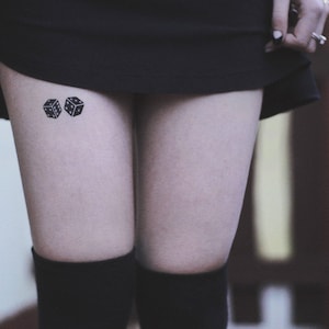 Pegatinas de tatuajes temporales falsos de dados (juego de 2)