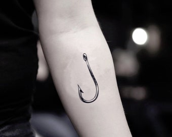 tinte tattoo manner haken fisch designs  Hook tattoos Fishing hook tattoo  Tattoos