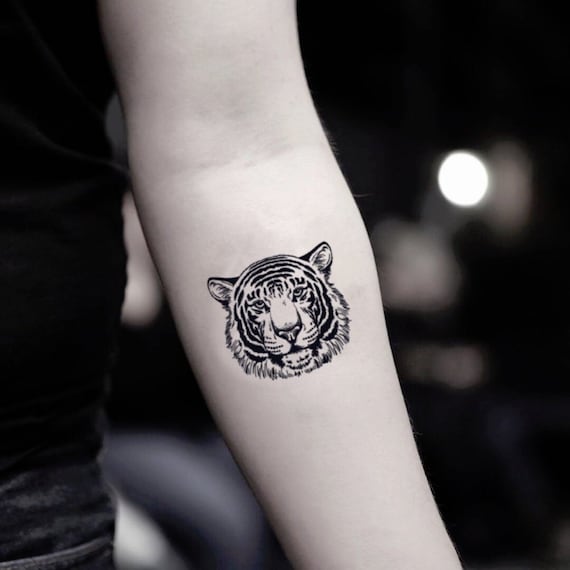 Tigre - Tatuaggio temporaneo di tigre / Tatuaggio tradizionale di tigre / Tatuaggio di animali / Tatuaggio grande di tigre / Tatuaggio virile / Tatuaggio di tigre vecchia scuola - Italia