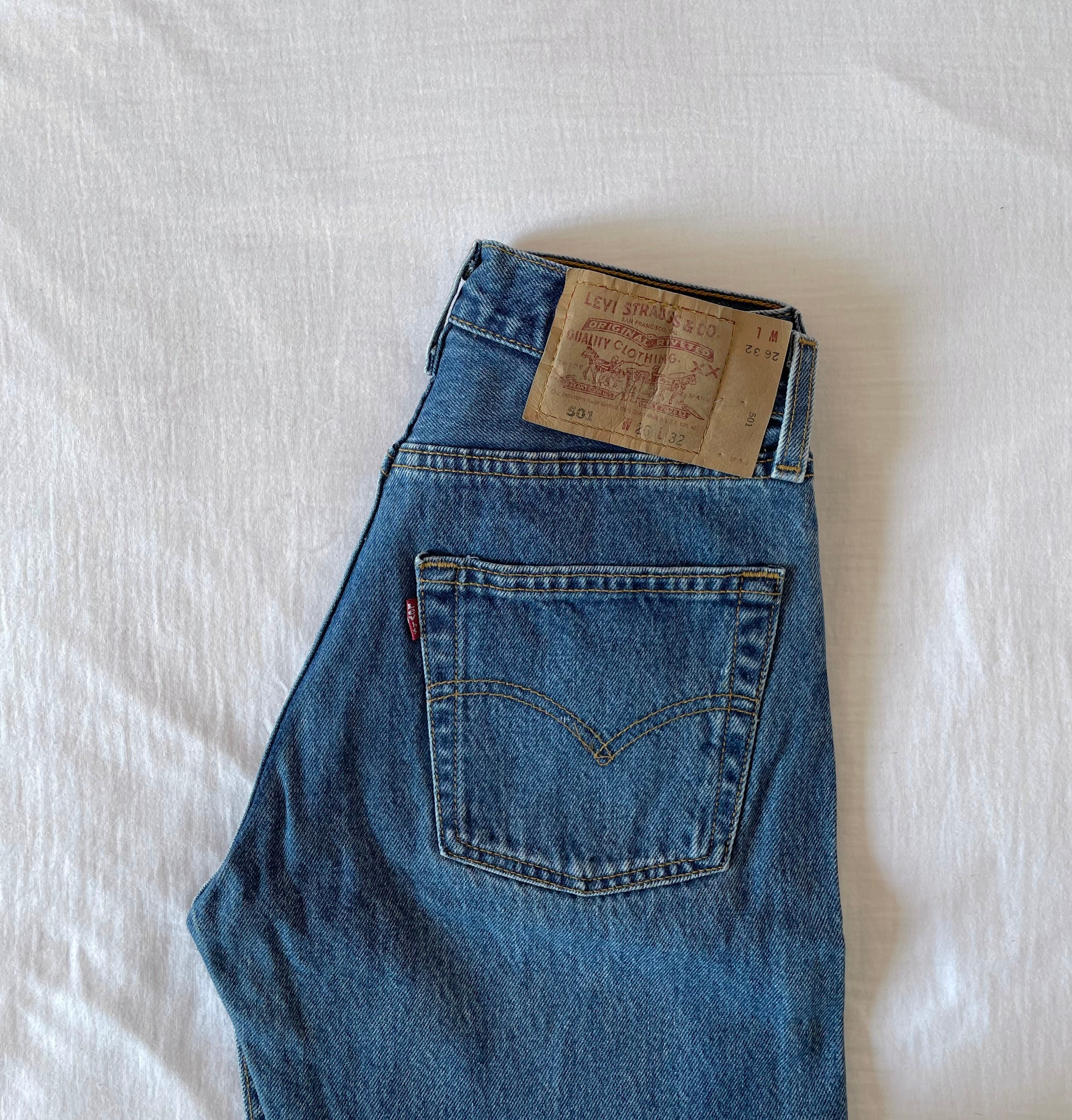 Black levis 501 (W26 L32) – My Cuppa Tea Vintage