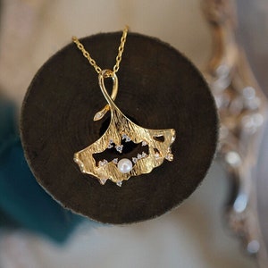 Vintage Leaf Necklace, Ginkgo Leaf Necklace, Ginkgo Necklace Gold, Yellow Gold Leaf Pendant Necklace, Vintage Leaf Jewelry, Gifts for Her