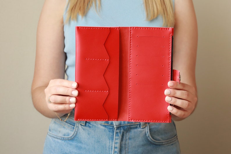 Portefeuille long personnalisé pour dames, portefeuille en cuir rouge personnalisé avec fermeture éclair, portefeuille en cuir rouge, portefeuille gravé, portefeuille enveloppe en espèces image 8