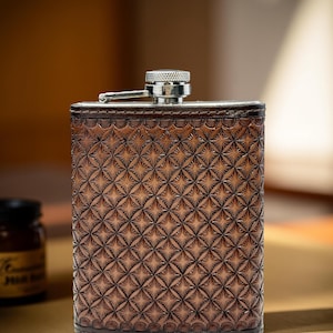 Leather Flask Gift for Father Dad Husband, Groomsmen Best Man Gifts, Western Leather Whiskey Flask For him, Carved Tooled Hunting Gift Flask