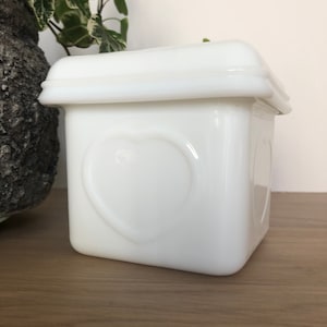 Vintage square milk glass opaline butter dish, butter dish, butter mold with lid. Trinket jar. Becel jar. 1970s.