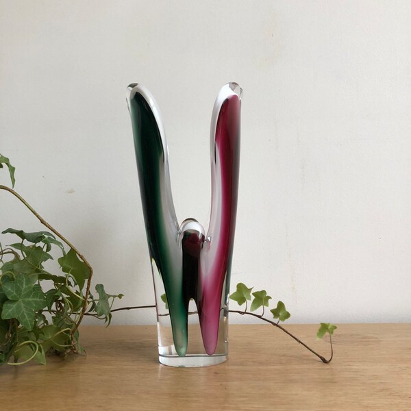 Paul Kedelv Suède Flygsfors Coquille signé vase en verre blanc rose et vert MCM vase en verre d'art