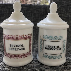 Vintage Opaline apothecary jars, set of 2, 1970's. Présence, Made in France.