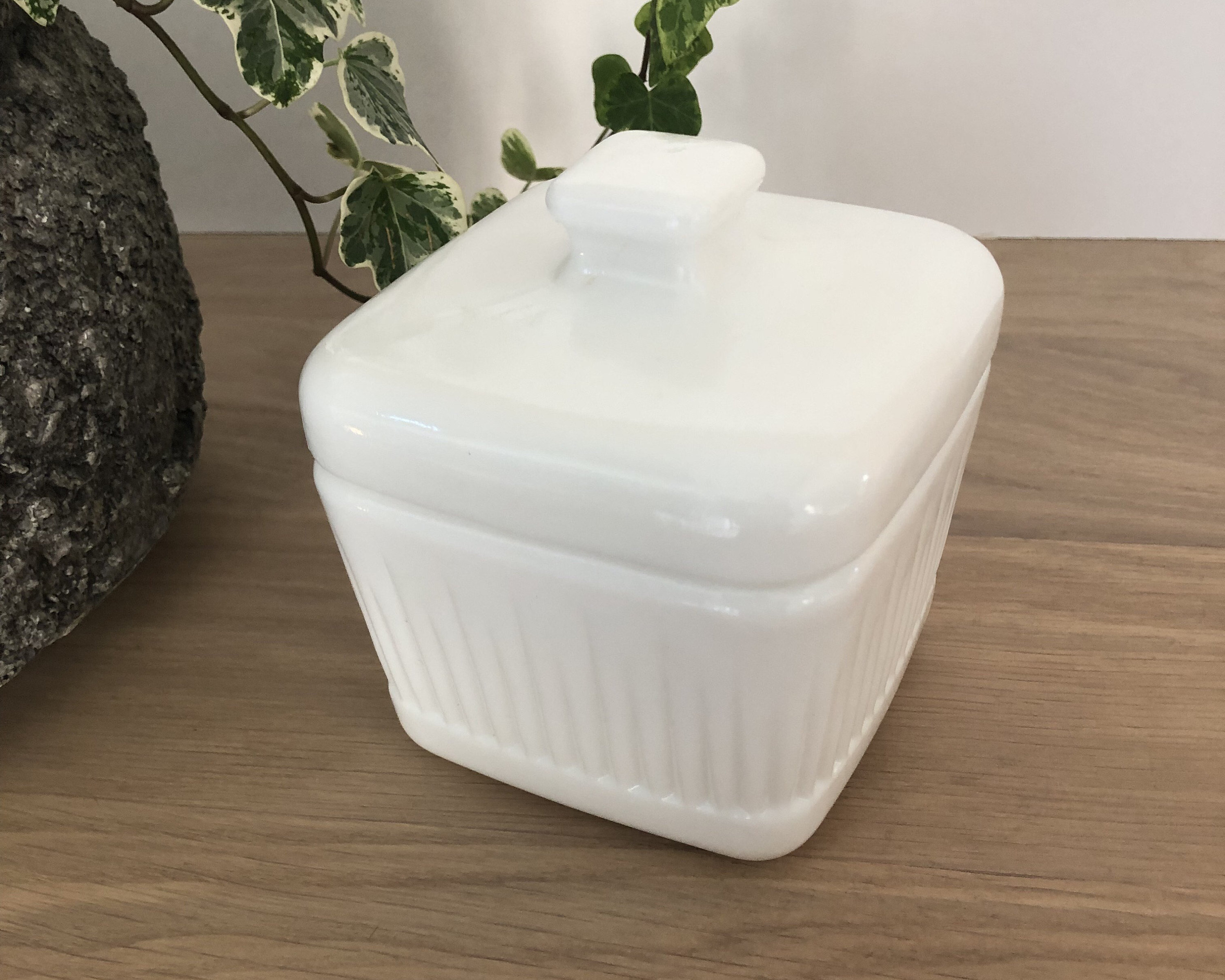 Square Butter Dish with Knife and Lid Cheese Storage Box