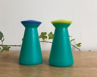 Vintage Tupperware groen plastic peper- en zoutvat, 1970's.