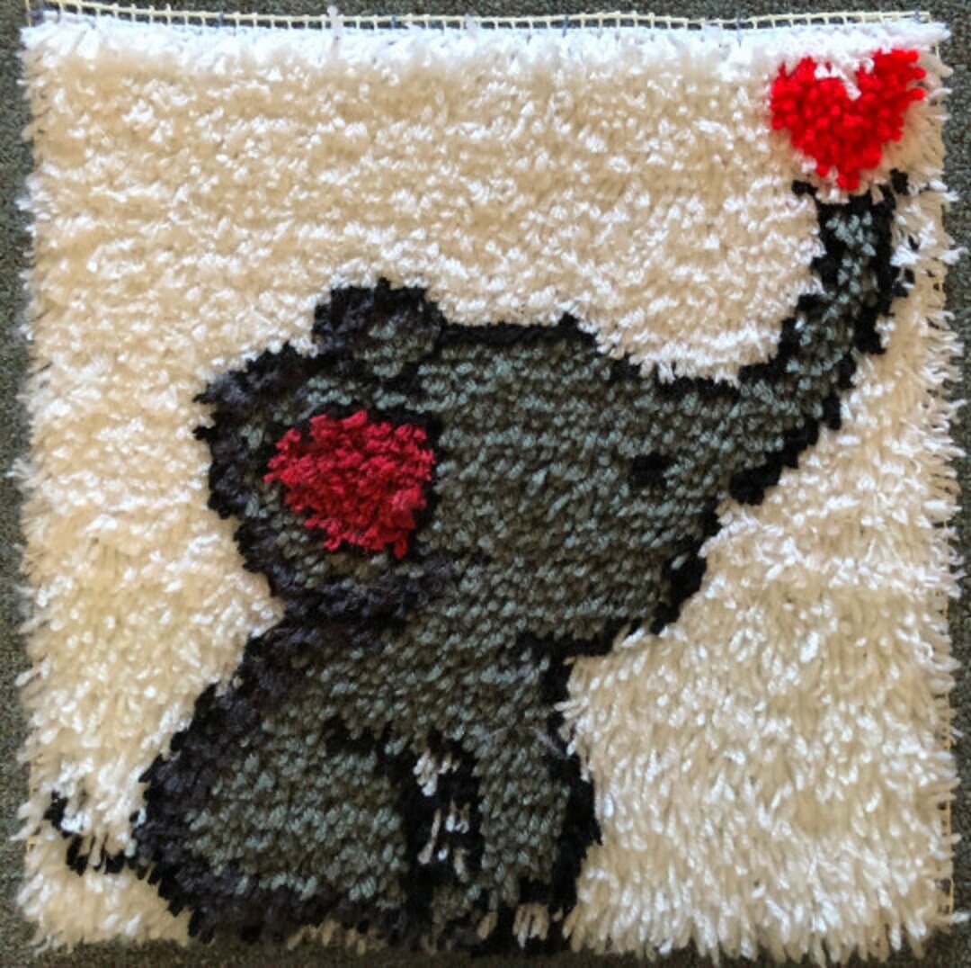Vervaco Elephant Baby and His Mother Latch Hook Cushion Kit main image 1
