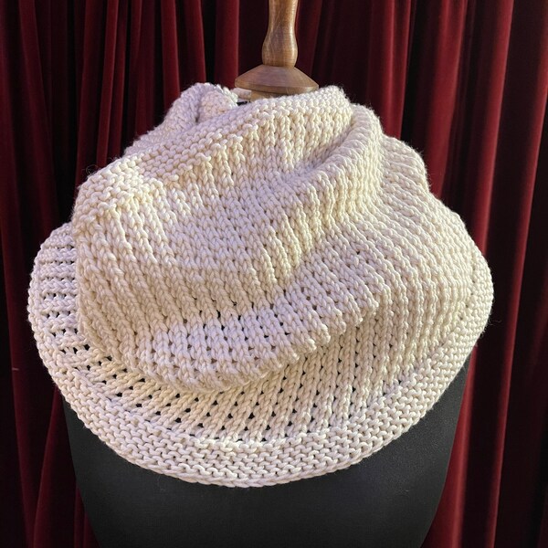 Hand stricken Reversible Chunky Creme Cowl / Infinity Schal