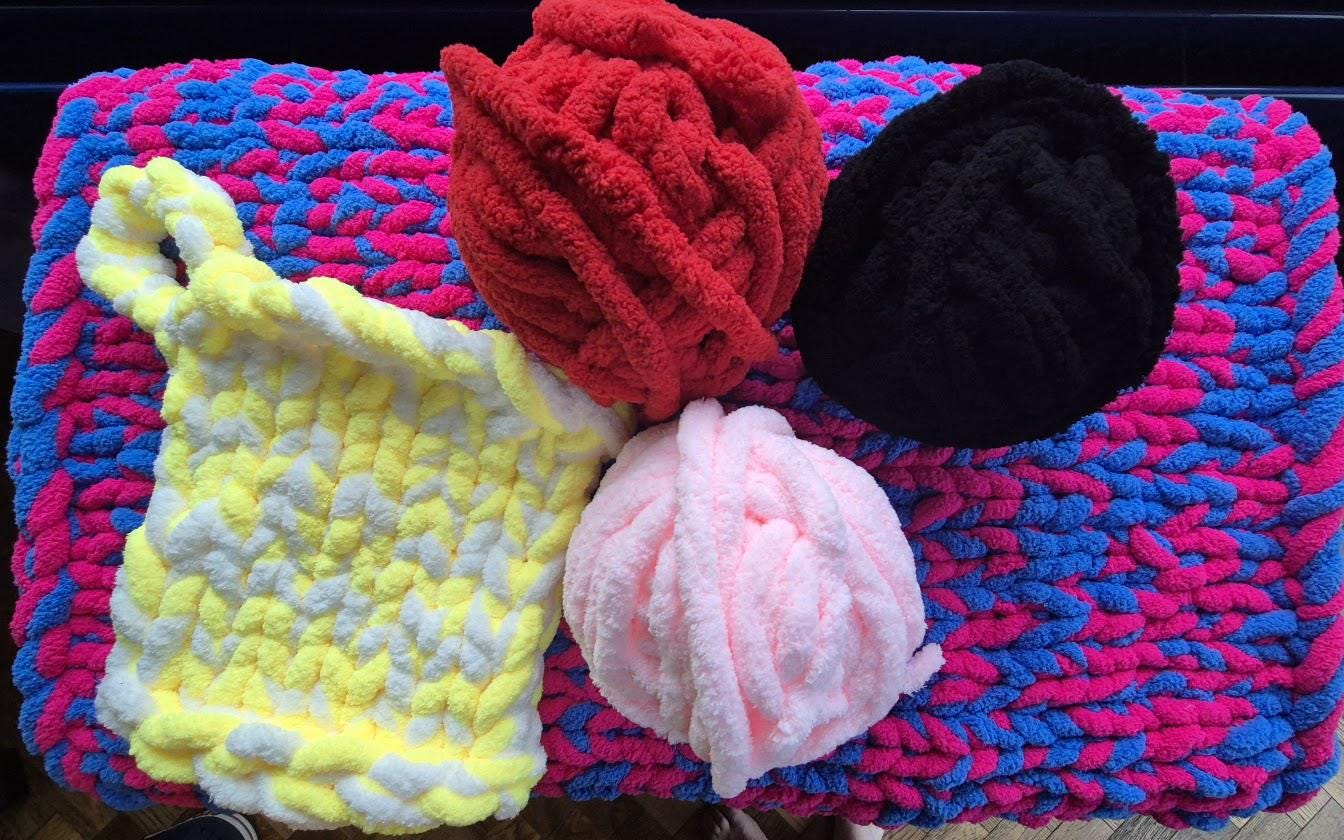 Varietà di lana per maglieria a dita in ciniglia spessa Italia