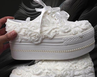 Baskets Converse pour la mariée, Baskets en dentelle de tulle, Chaussures de mariage en perles, Chaussures à plateforme, Chaussures de la mariée, Chaussures habillées confortables à talons compensés