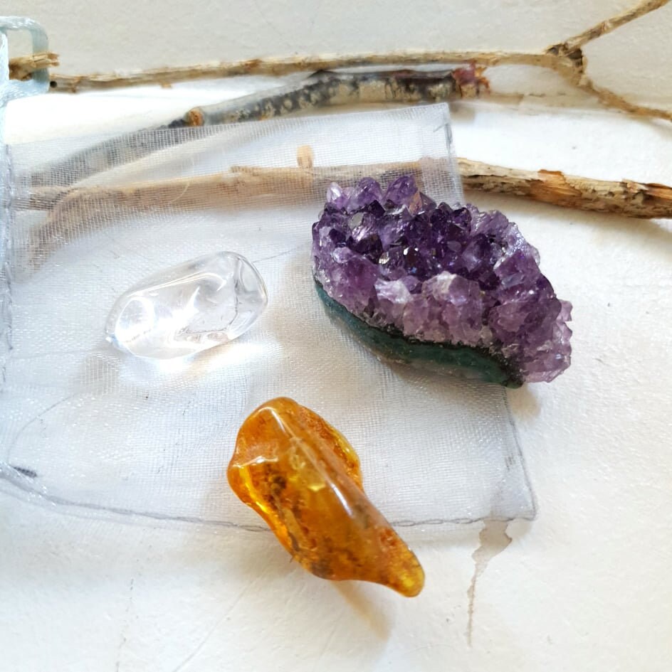 Pack de 3 Mini Pierres - Améthyste Brute- Cristal Roche Ambre Sodalite
