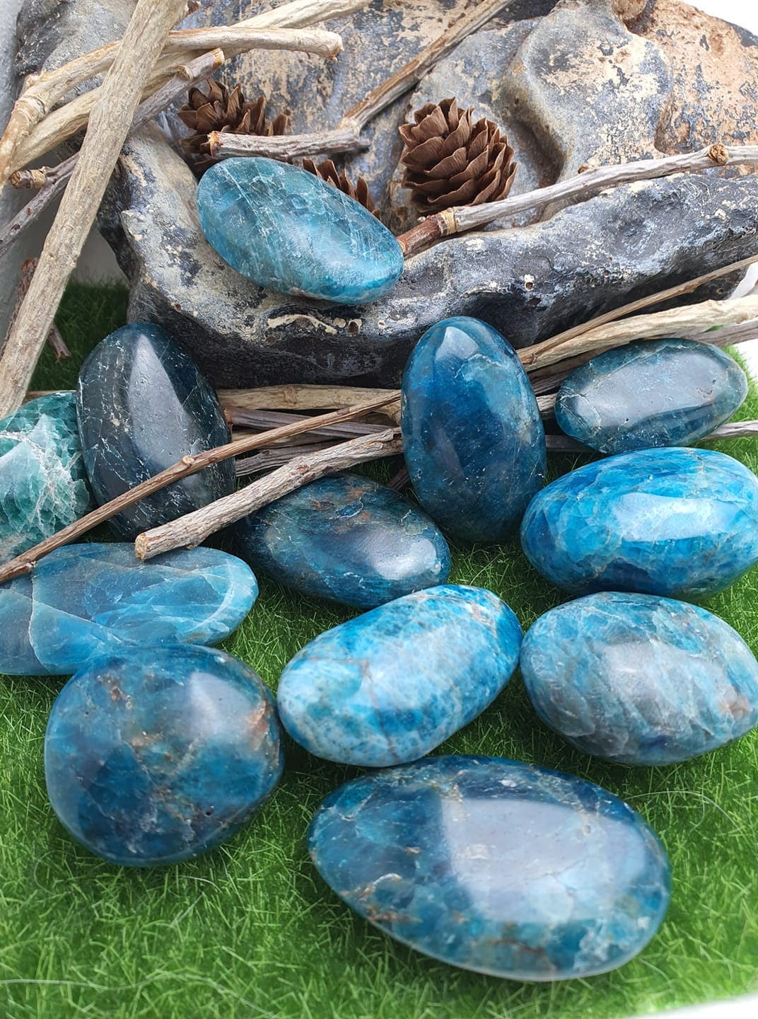 Galet Apatite Bleue