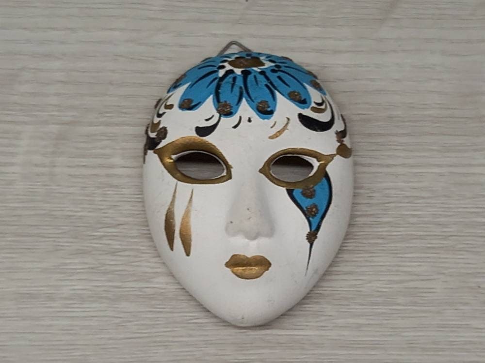 White Paper Mache Face Mask Plain White Cane Fibre Rigid Paper Masks Fancy  Dress Crafting 