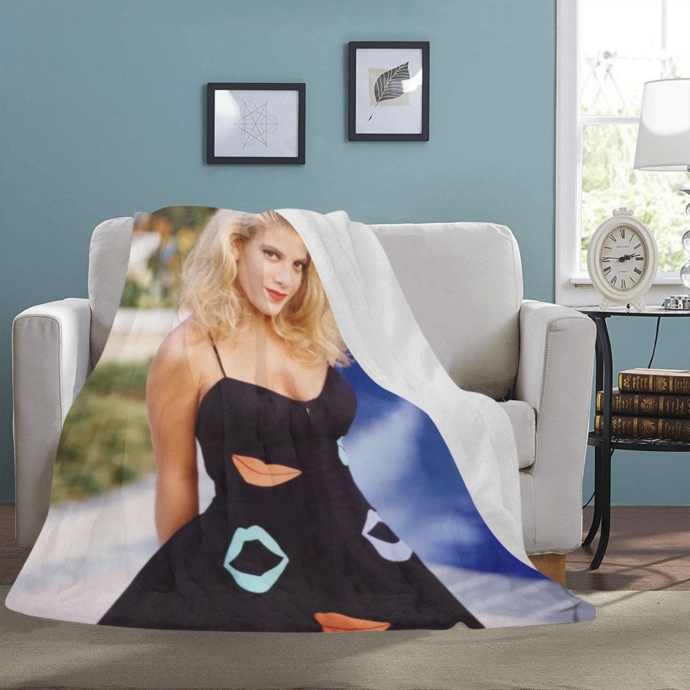 HUGE BEST PRICE Donna Martin Blanket Fleece Beverly Hillis 90210 Travelling Birthday Gifts Mothers Fathers Day Day
