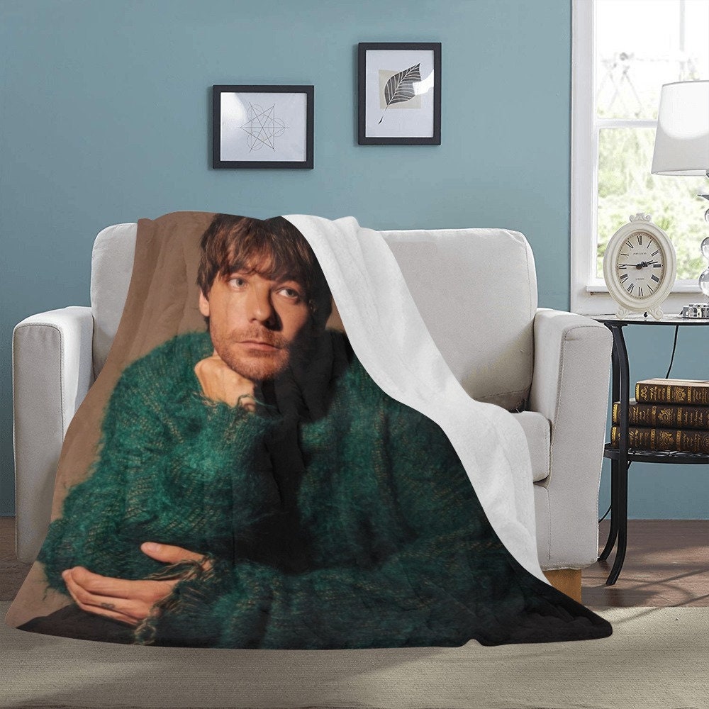 Louis Tomlinson Wall Art Decor Fleece Blanket by The Simplylab