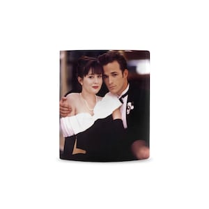 brenda walsh prom dress Kelly & Brenda wearing the same dress in Beverly Hills 90210