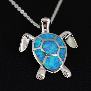 Colgante de tortuga de plata de ley 925 con ópalo azul, collar de tortuga, dije de tortuga marina, regalo de tortuga, colgante de abulón, regalo del océano, tortuga de ónix