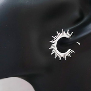 Silver Tone Sun Round Earrings, Sun earrings, Minimalist Sunburst Earrings, Sunshine Earrings, Sun Shape Round Hoop Stud Earrings, Round Sun
