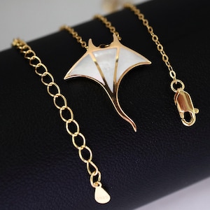 Gold Plated Sterling Silver Manta Ray Necklace, Ocean Animal Pendant, Mother Of Pearl Inlay Jewelry, Sea Life Gift for Her, Abalone Necklace