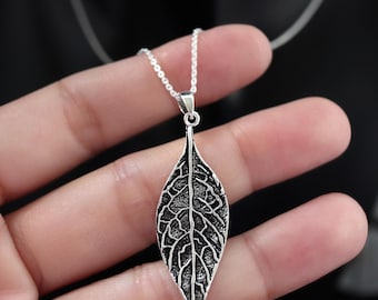 Collar con colgante de hoja de plata de ley 925 / Joyería inspirada en la naturaleza / Elegante regalo botánico para ella / Dije de hoja de plata hecho a mano