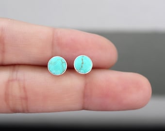 Pendientes de botón circulares de plata de ley 925 – Puntos redondos minimalistas de turquesa, pequeños pendientes de plata para el día a día, regalo sencillo para ella, pendientes bonitos