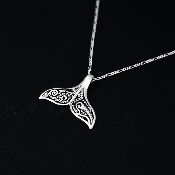925 Sterling Silver Engraved Abalone Whale Tail Pendant – Ocean-Inspired Fish Tail Necklace, Whale Charm Jewelry, Unique Sea Life Gift