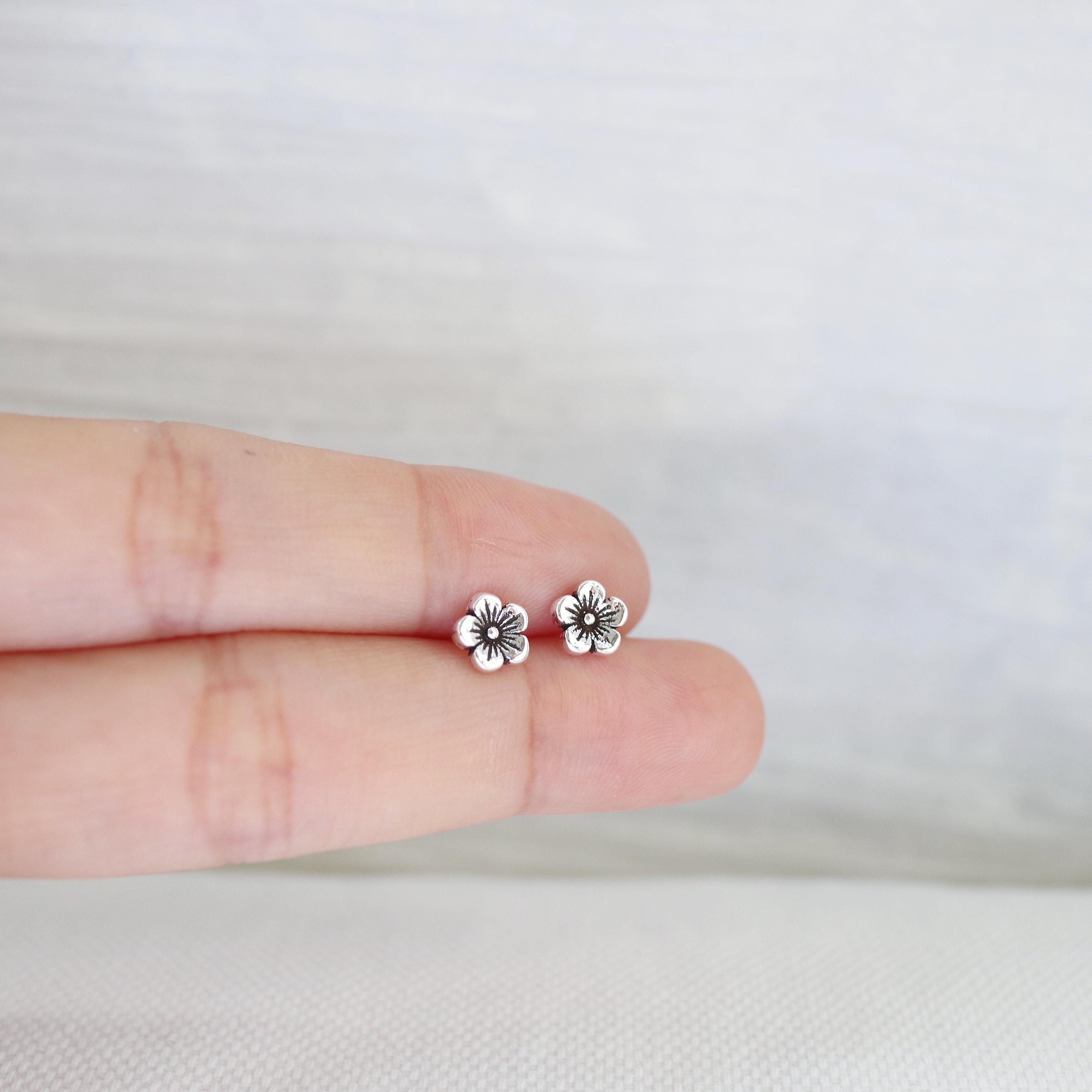 Orecchini A Bottone Fiore Di Ranuncolo In Argento Sterling 925 – 15 Mm, Design Floreale, Chiusura A Farfalla - 3
