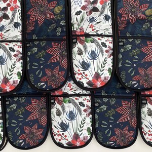 Christmas Double Oven Gloves / Kitchen Oven Mitts / Pot Holder / Housewarming Gift / Christmas Design / Navy, Red and white.