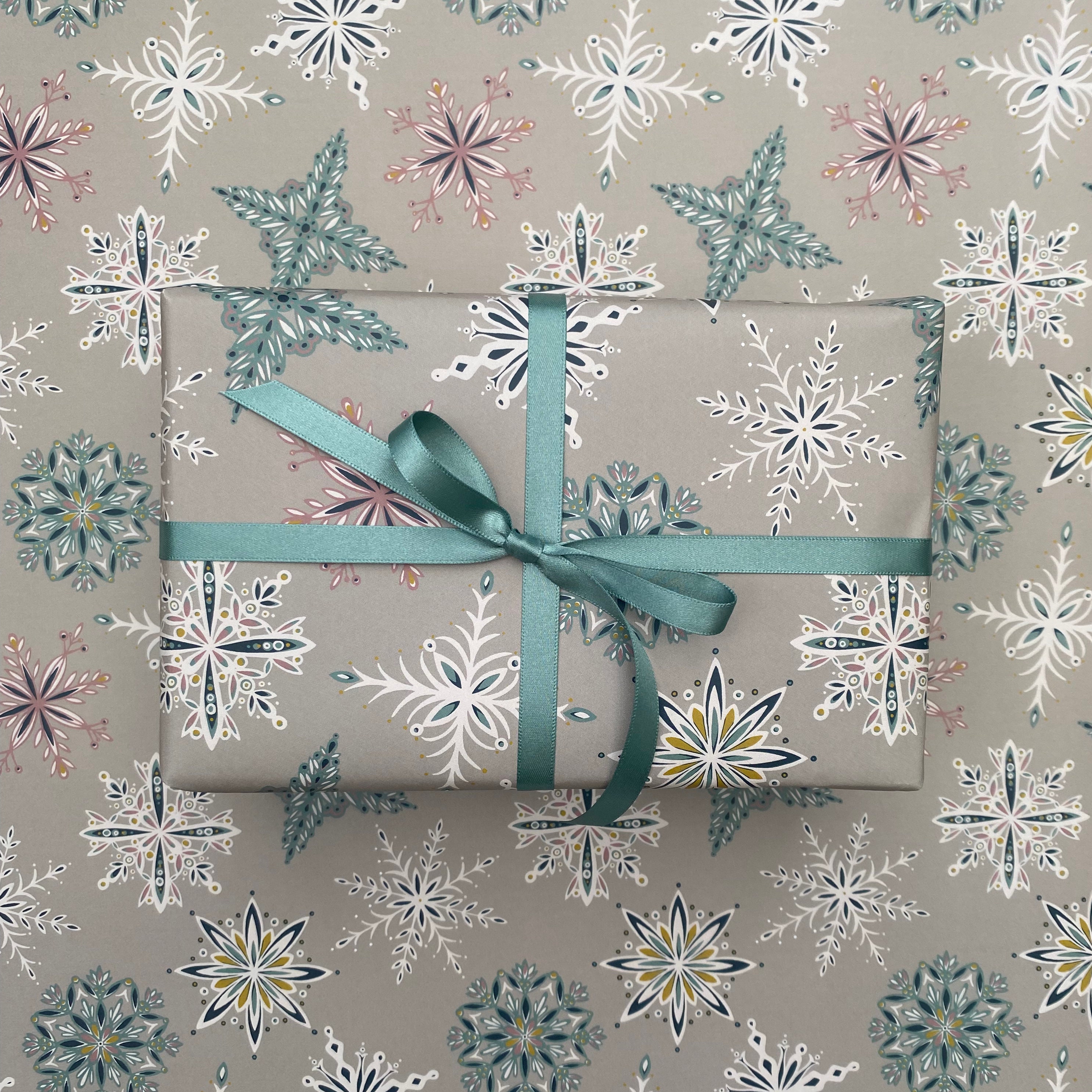 Blue and White Christmas stars and Snowflakes Gift Wrapping Paper Rolls, 1pc