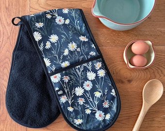 Daisy Double Oven Gloves | Botanical Floral Oven Mitts | Pretty Kitchen Housewarming Gift | Navy Pot Holder | Handmade in the UK