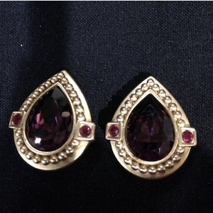 Oscar de la Renta Clip On Earrings