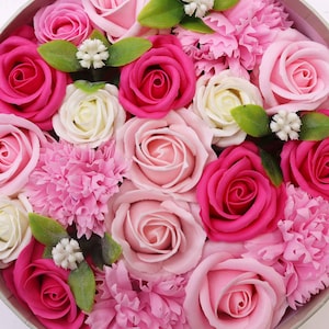 Handgemachter Seifenblumenstrauß 250g Runde Geschenkbox
