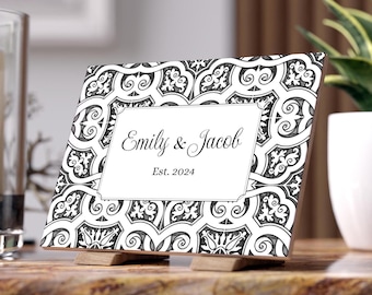 Gepersonaliseerd cadeau voor stel, aangepast bord met naam bruiloft, wanddecoratie familie, op Portugese tegels geïnspireerde kunst, binnentegel