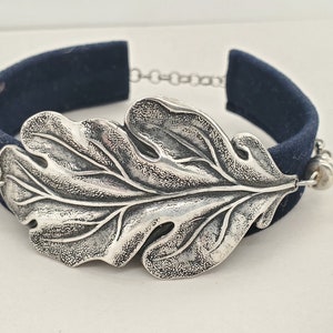 Oak Leaf Bracelet, antique silver tone arc leaf, 3-D textured surface, stainless steel tone rolo chain, magnetic clasp