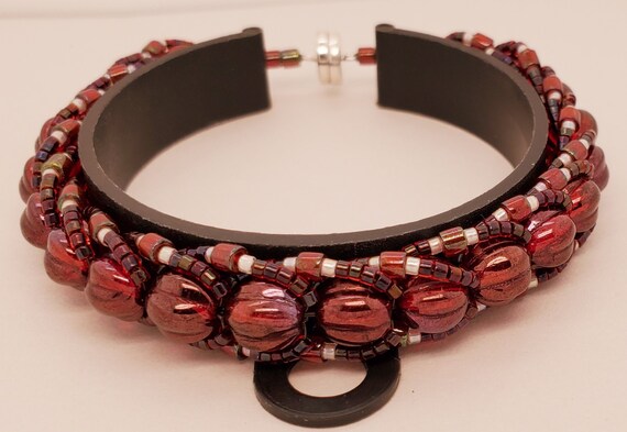 Red flat beads deals