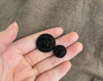 23mm/15mm-Black Veritable vintage  Chanel buttons