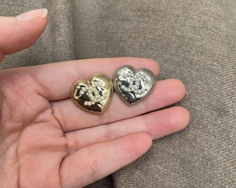 22mm-Heart Veritable vintage  Chanel buttons