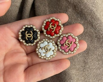 22mm-Flower vintage  Chanel buttons