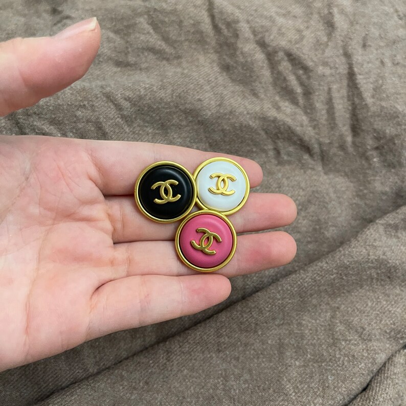 22mm-Veritable vintage Chanel buttons image 1