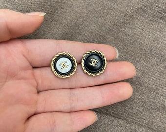 18mm-Veritable vintage  Chanel buttons