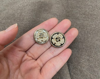 20mm-Pearl Veritable vintage  Chanel buttons