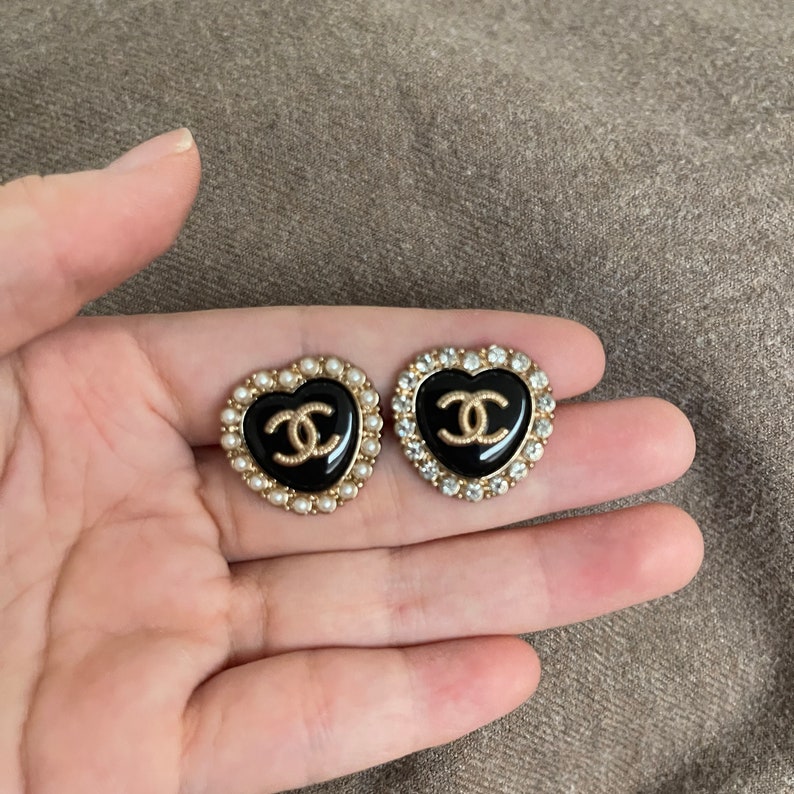 21mm-Heart Veritable vintage Chanel buttons image 2