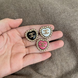 21mm-Heart Veritable vintage Chanel buttons image 1