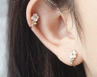 14K Gold Vermeil Mother Of Pearl Ear Cuff, Sterling Silver Cartilage Earring, Flower Cuff Earrings, Ear Clip, Dainty Jewelry, Gifts for Her
