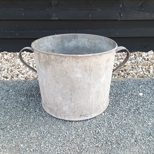 Twin-handled galvanized tub, galvanized planter, galvanized trough, galvanized plant pot, galvanized bucket, galvanized metal planter