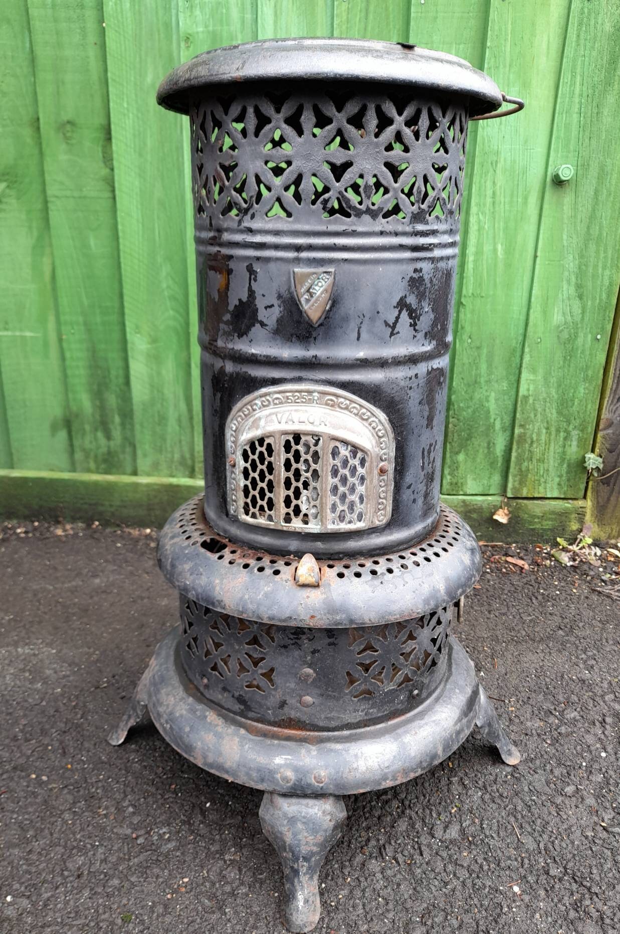 Ornate early 20th c paraffin heater