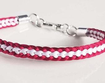 Pulsera de equipo de fútbol en 2 colores personalizados, trenza plana de hilo satinado tejido a mano con fuerte cierre de gancho plateado, ¡disponible en 7 tamaños personalizados!